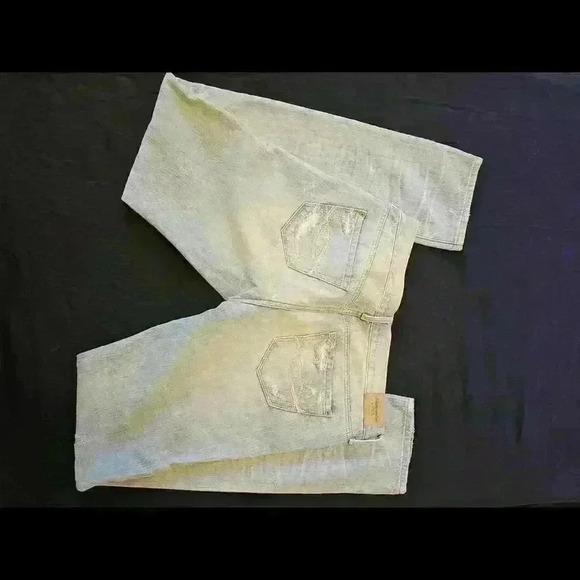 Abercrombie and Fitch - Light Wash Ripped Denim - Picture 7 of 7